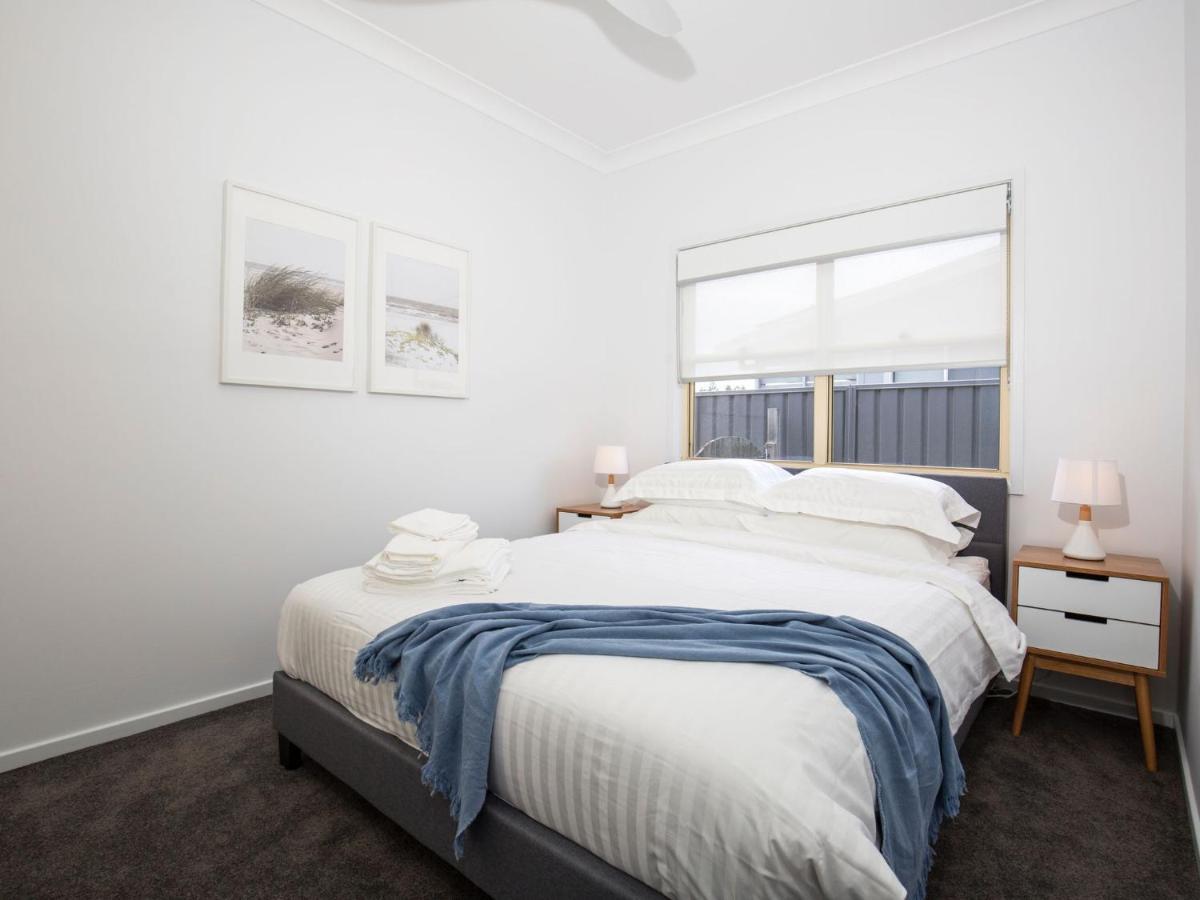 Beach Central I Pet Friendly I 2 Mins Walk To Beach Villa Culburra Beach Exterior photo