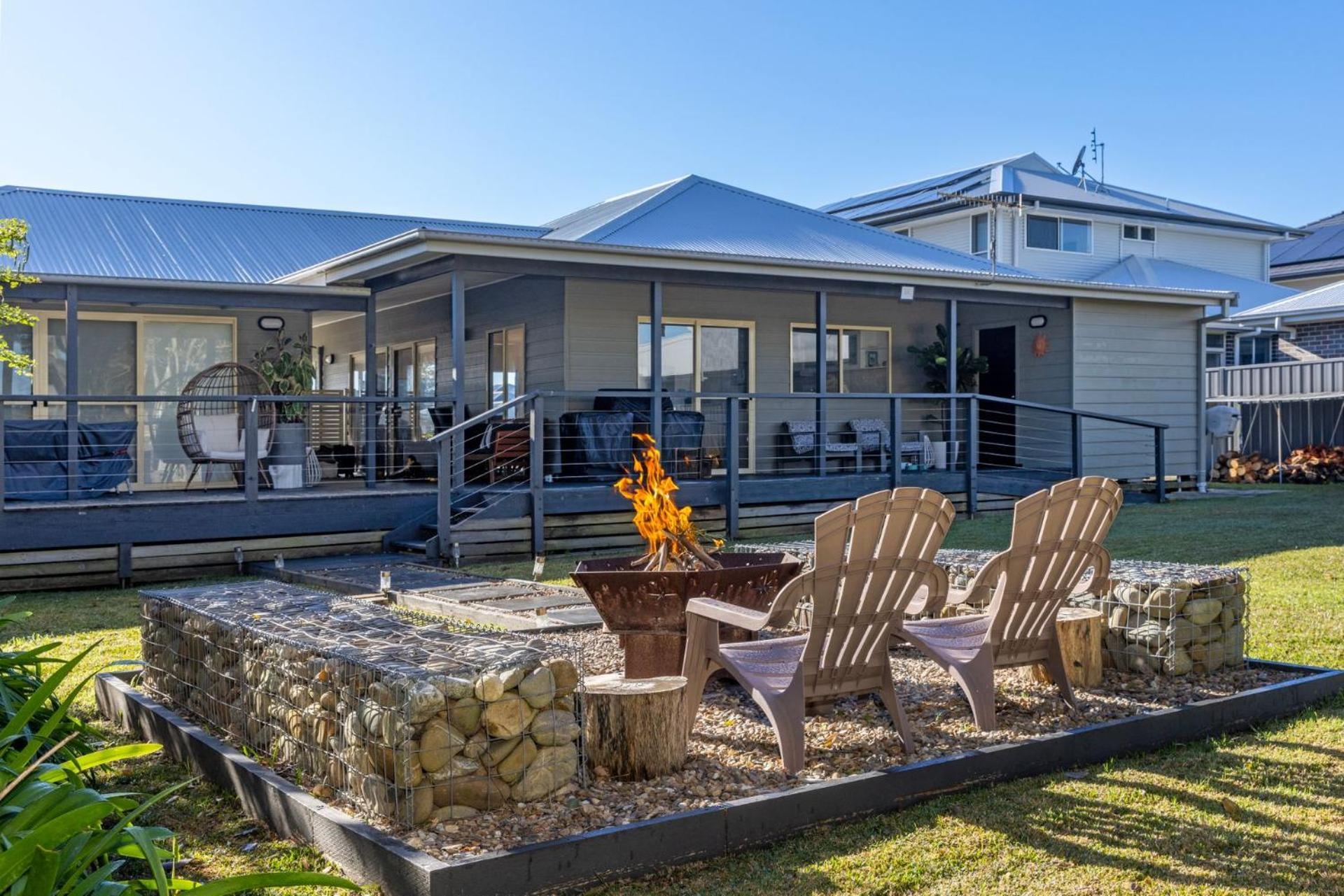 Beach Central I Pet Friendly I 2 Mins Walk To Beach Villa Culburra Beach Exterior photo